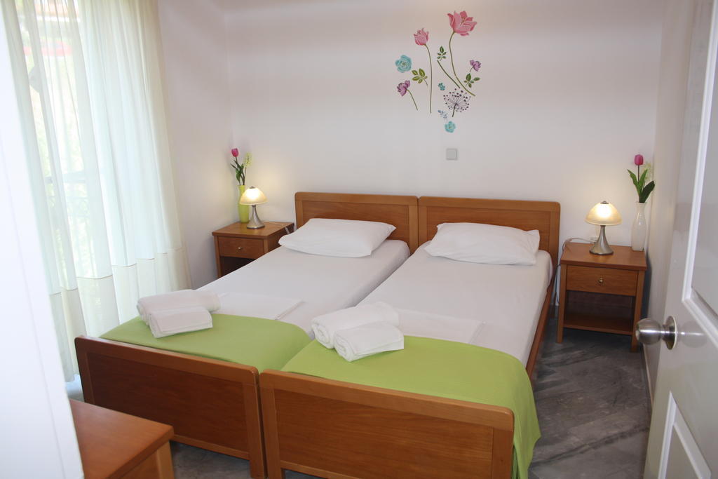 חראני Iris Apartments חדר תמונה