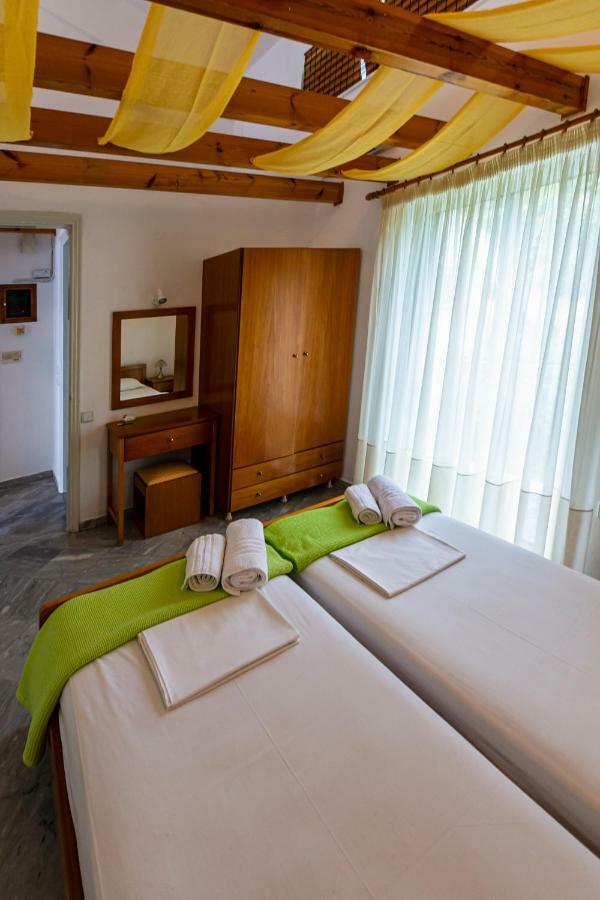 חראני Iris Apartments מראה חיצוני תמונה