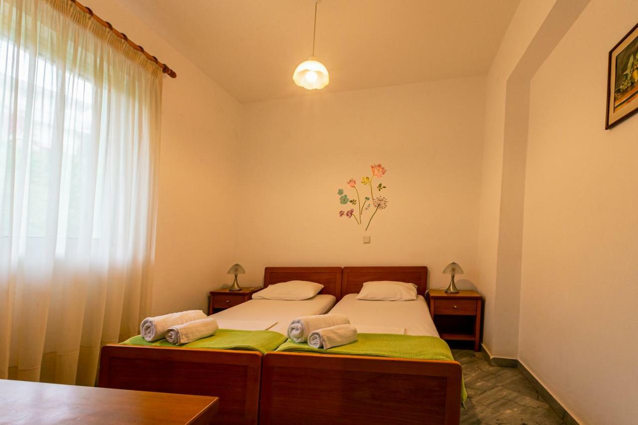 חראני Iris Apartments מראה חיצוני תמונה